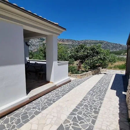 Biriculi בית נופש *